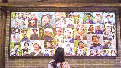     8月24日，記者來到廣西民族博物館，見到這幅展現(xiàn)各民族笑臉的照片。廣西擁有壯、漢、瑤、苗、侗、仫佬、毛南、回、京、彝、水、仡佬12個世居民族，少數(shù)民族人口占廣西總?cè)丝诘?9%。